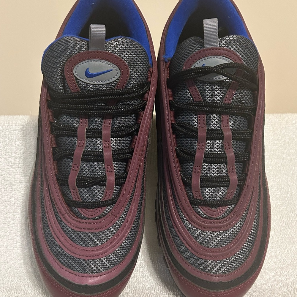 Nike Black & Burgundy Shoe Air Max 97 Men 9 / Women 10.5 PreOwned Very Good